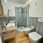 Nido Alpino - Vista Montagne, E Relax Terme A 150m Daire *